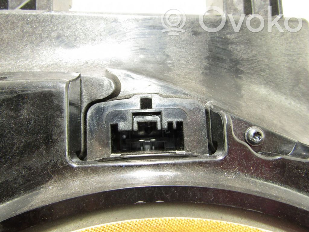 BMW 7 E65 E66 Garsiakalbis panelėje 