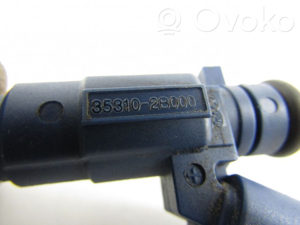 Inyector de combustible   353102B000