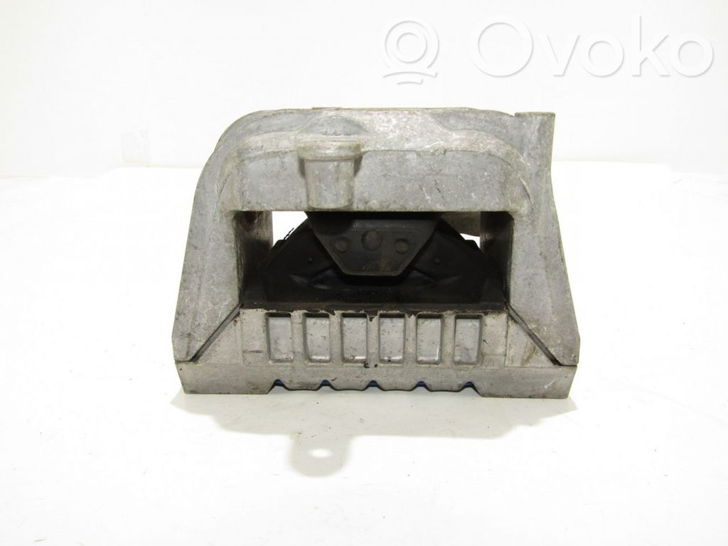 Volkswagen Golf VI Engine mount bracket 