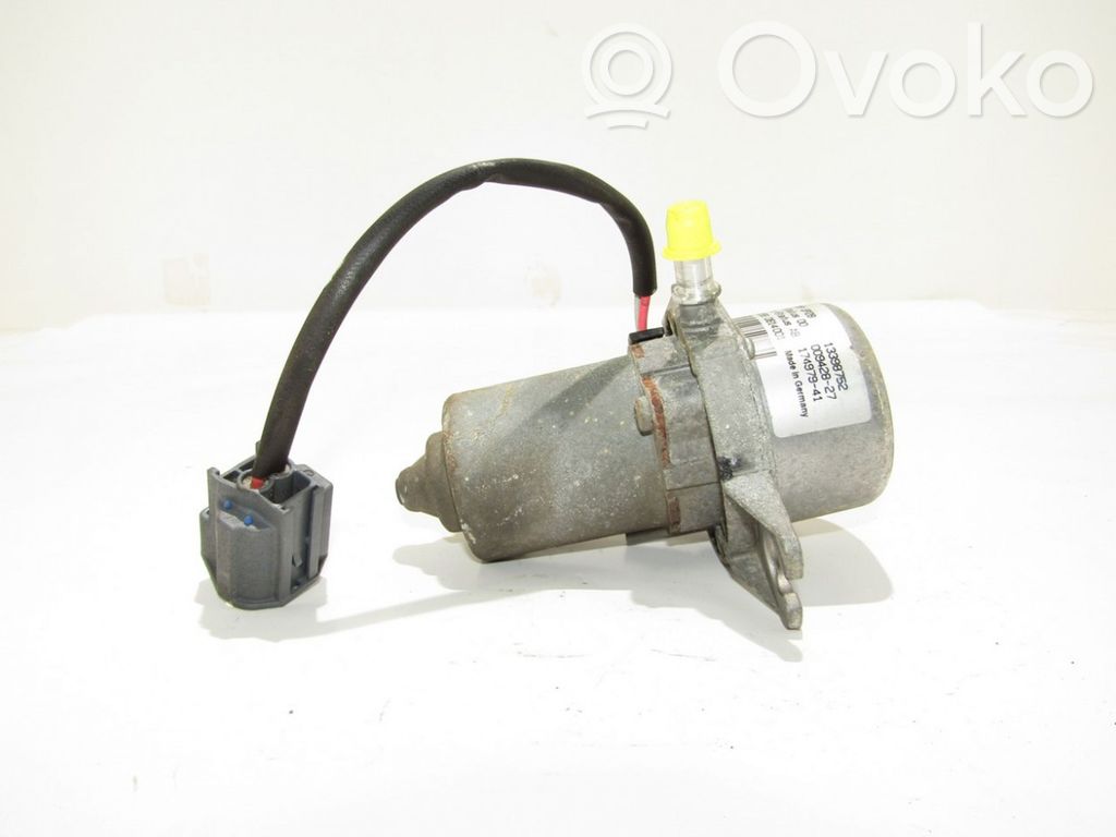 Opel Zafira C Vacuum pump 