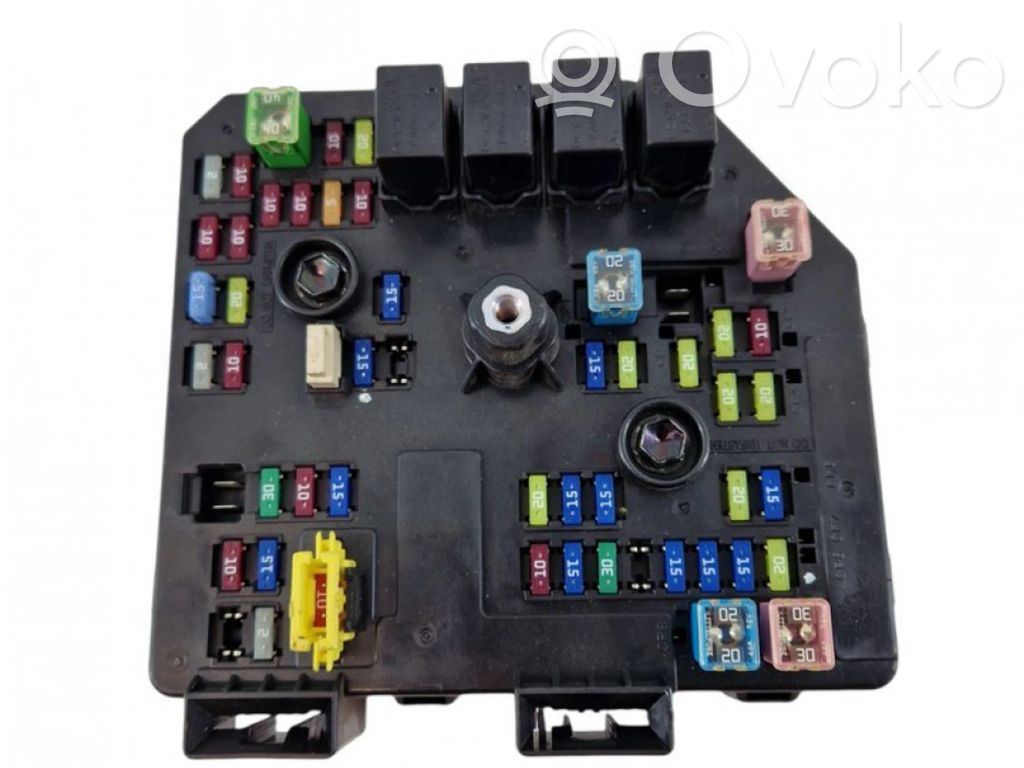 Opel Antara Módulo de fusible 