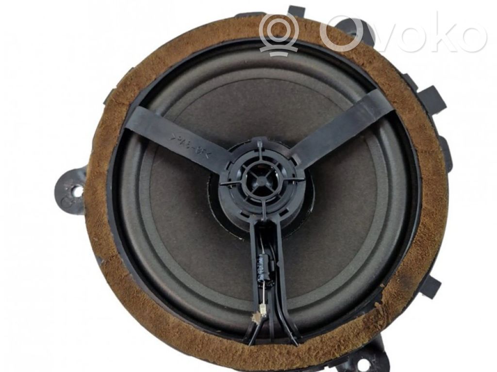 Takaoven kaiutin   30797138