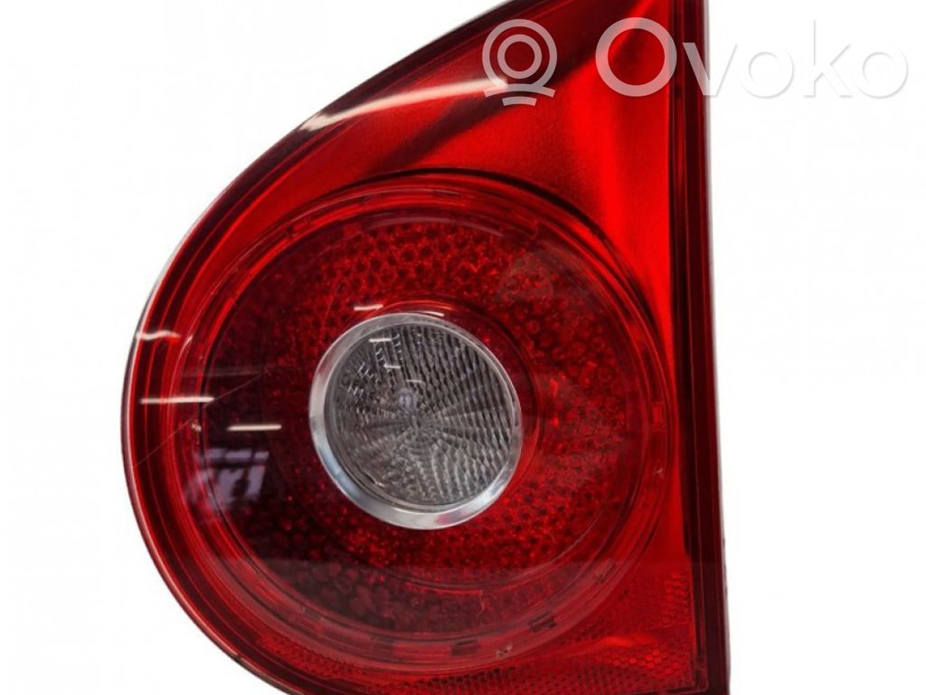 Volkswagen Golf V Lampy tylnej klapy bagażnika 
