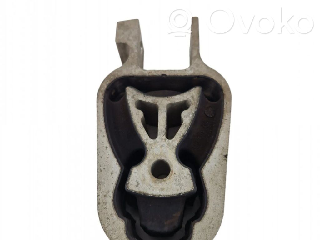 Ford Mondeo MK IV Engine mounting bracket 