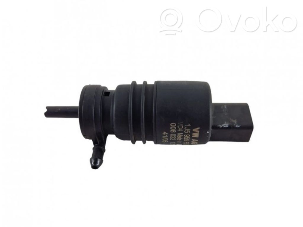 Windscreen/windshield washer pump   1J5955651