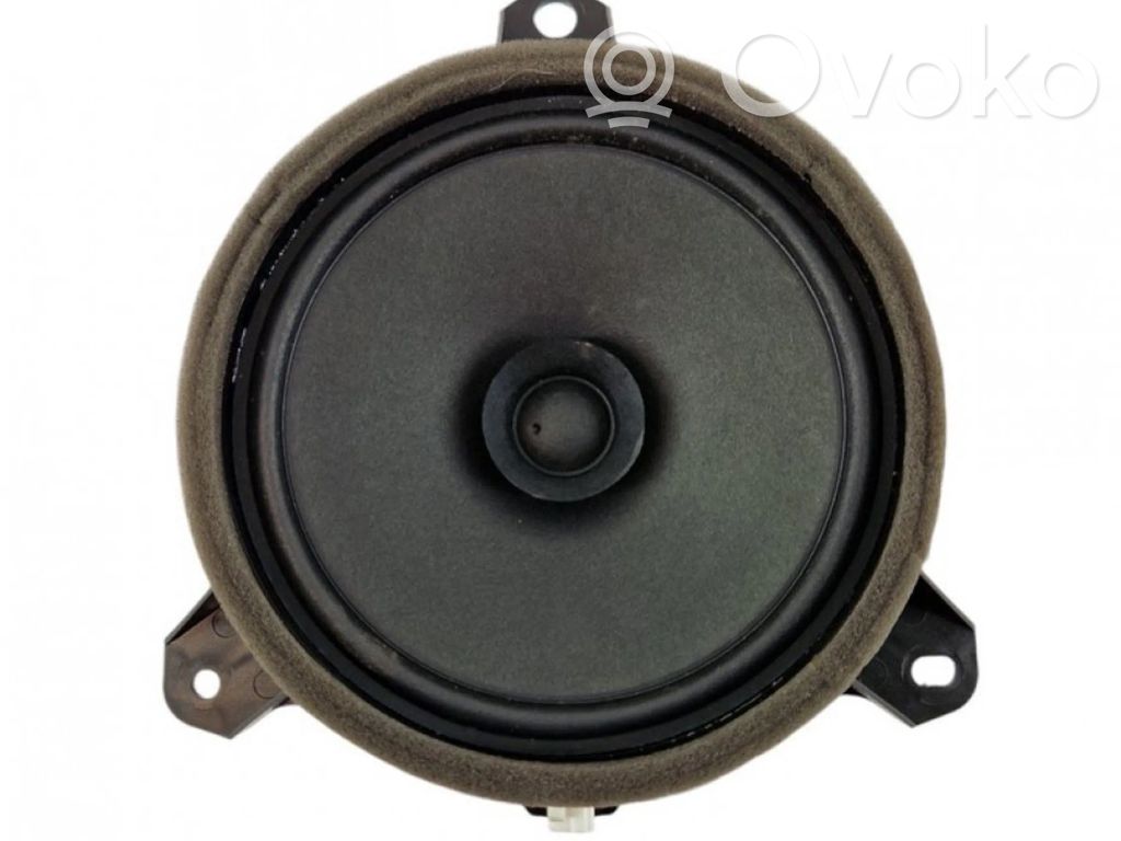 Toyota Yaris XP210 Altoparlante portiera anteriore 