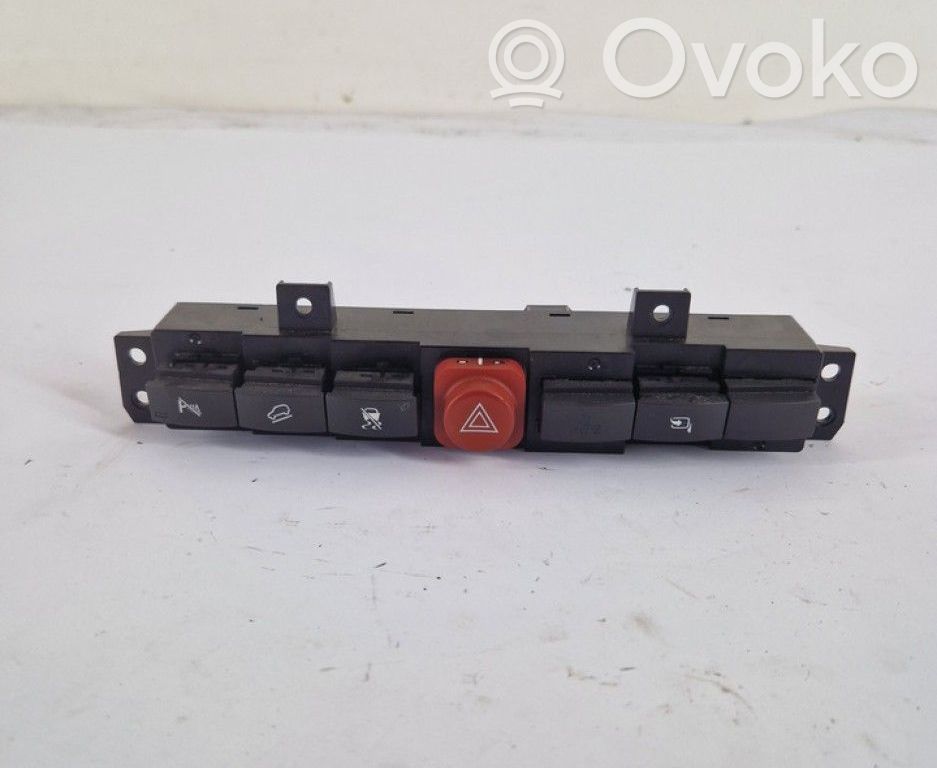 Hazard light switch   96673014,070405