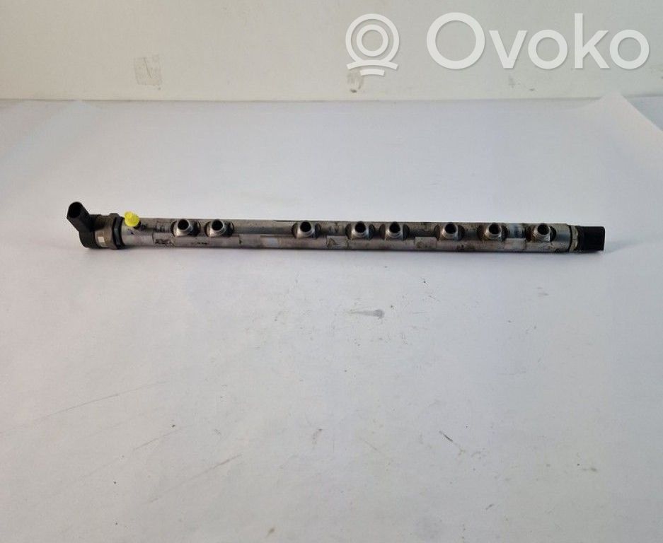 BMW 5 F10 F11 Listwa wtryskowa 