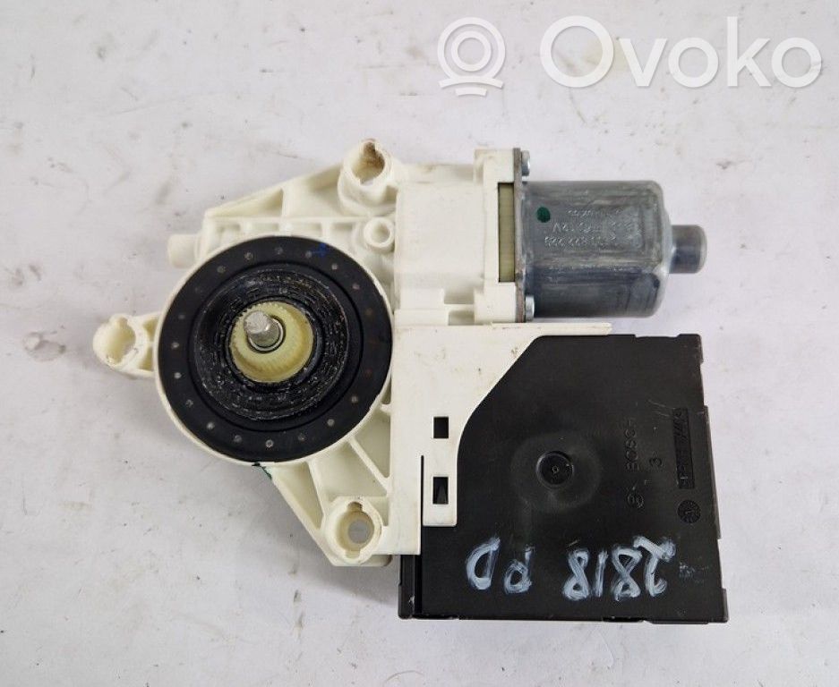 Volkswagen Golf V Moteur de lève-vitre de porte avant