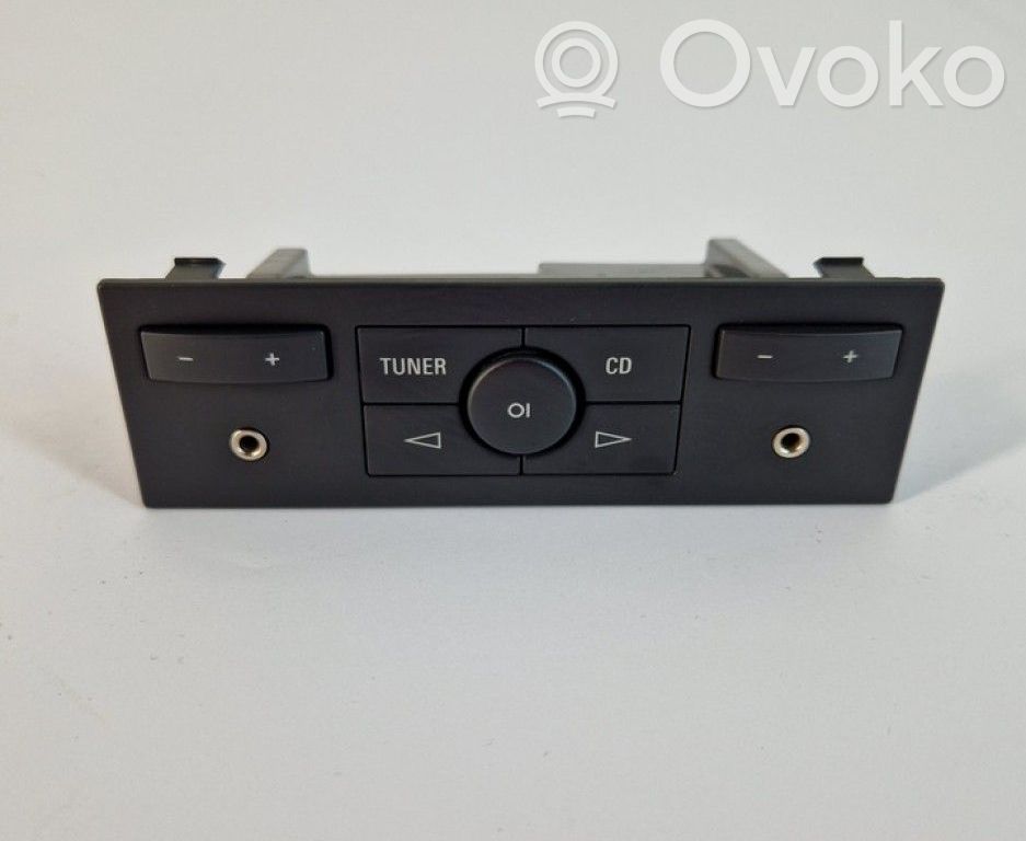 Opel Zafira B Panel radia 