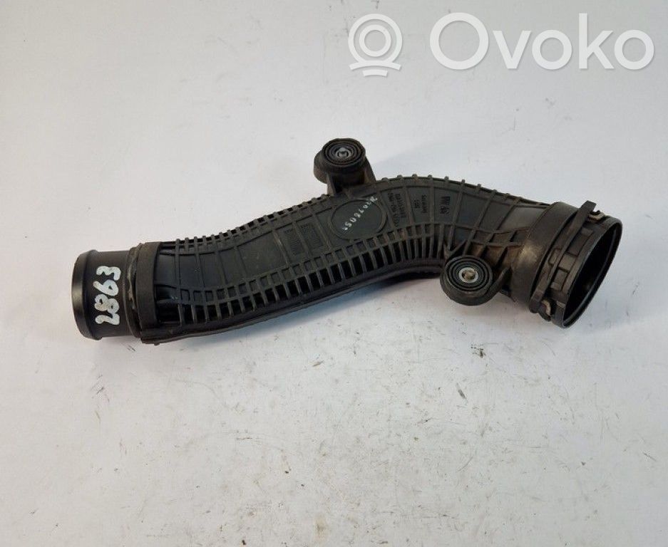 Volkswagen PASSAT B6 Prowadnica powietrza intercoolera 