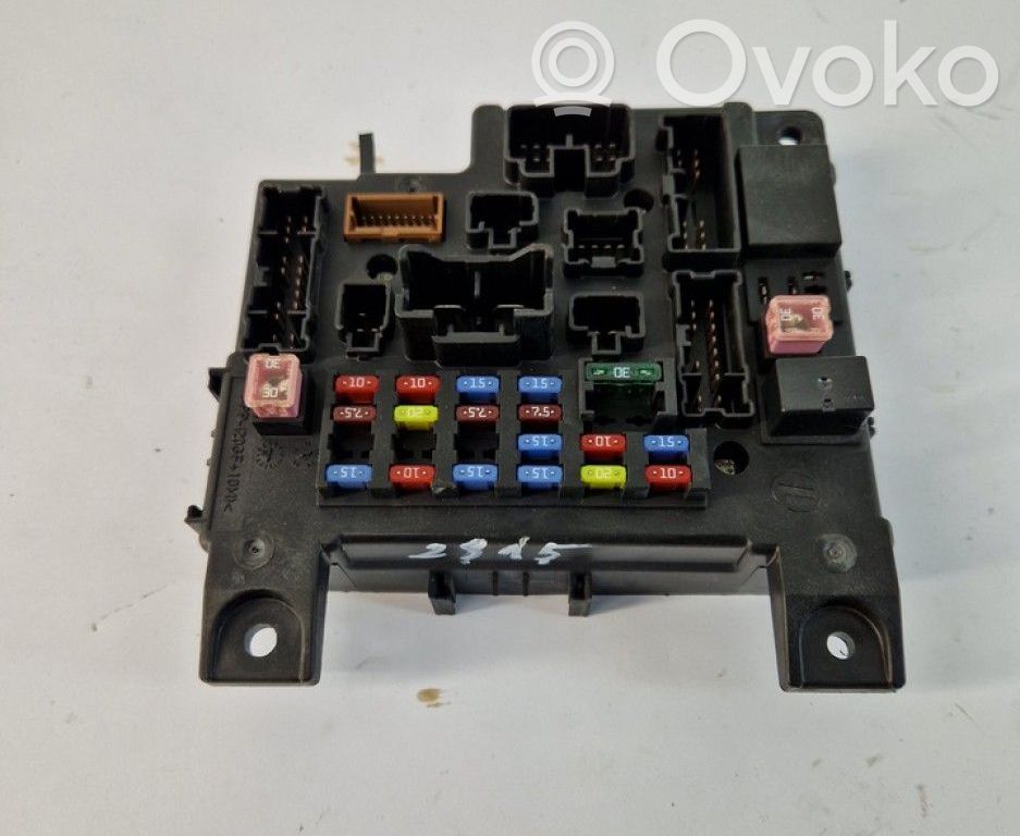 Mitsubishi Outlander Fuse module 