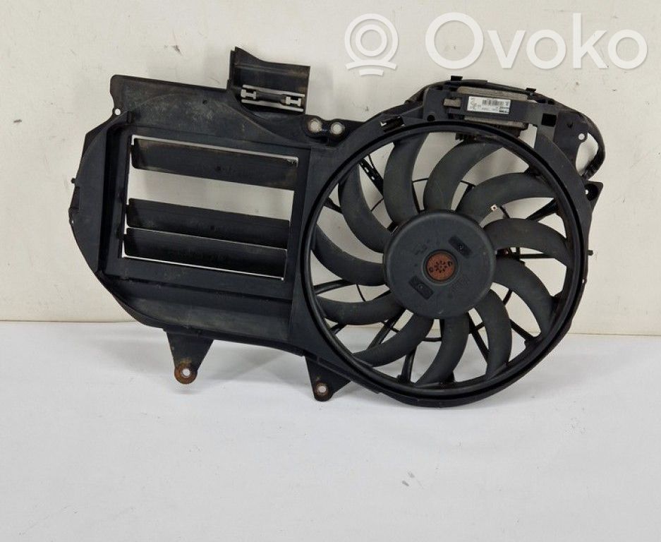 Audi A4 S4 B6 8E 8H Osłona wentylatora chłodnicy 