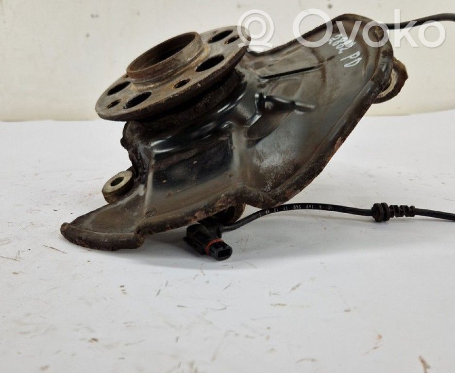 Mercedes-Benz B W245 Front wheel hub 