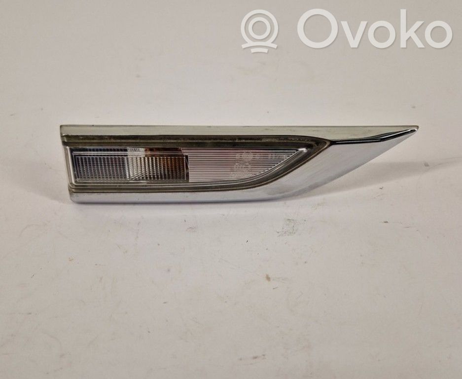 Volkswagen Transporter - Caravelle T6 Semnalizator bară față 