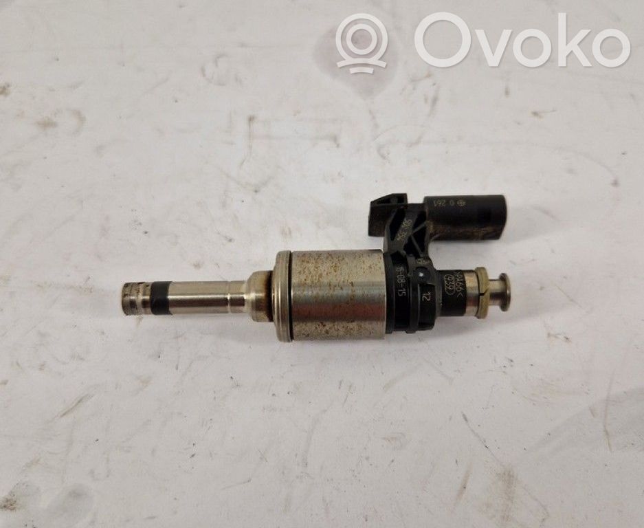 Volkswagen PASSAT B8 Iniettore