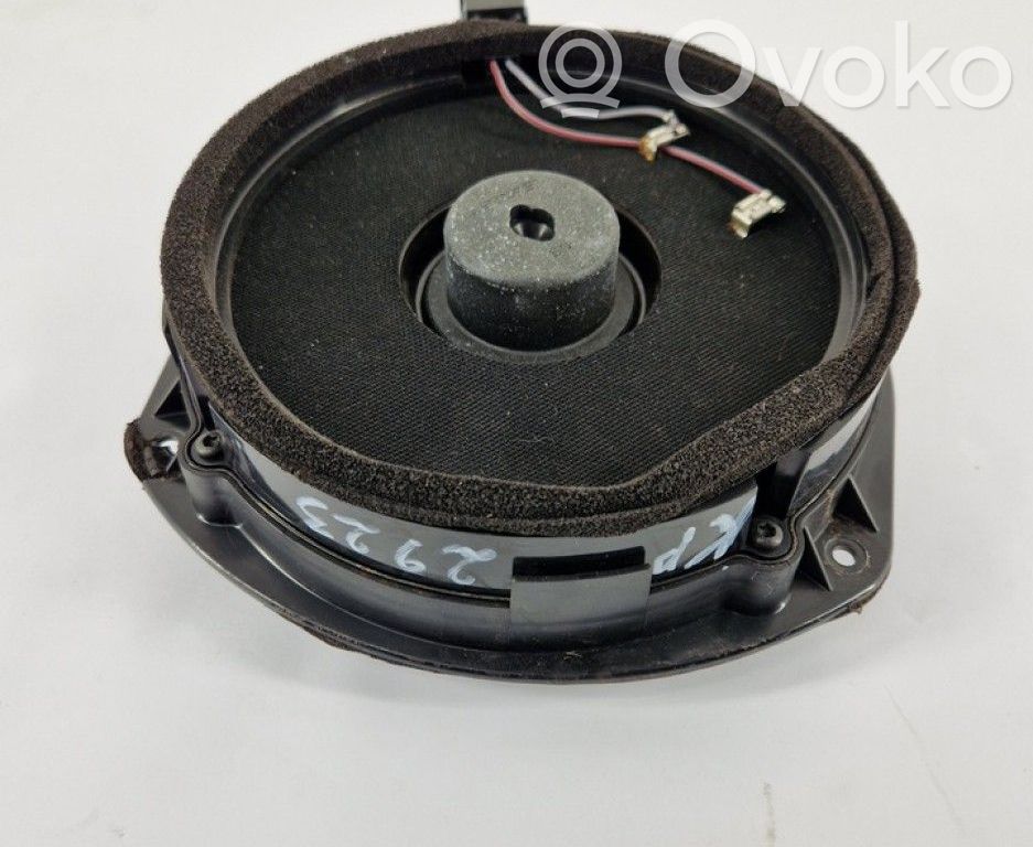 Audi A8 S8 D3 4E Etuoven kaiutin 