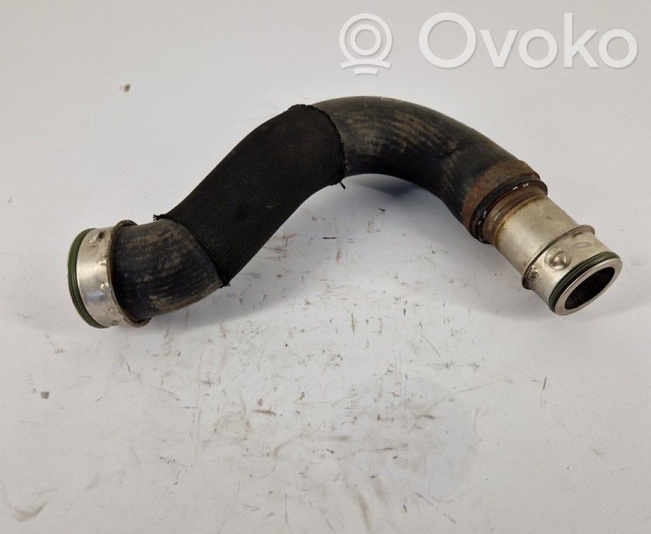 Volkswagen Touareg I Furtun/conductă intercooler 