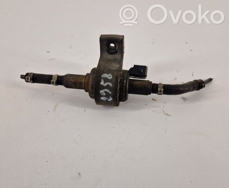Volkswagen Touareg I Pompe à carburant Webasto
