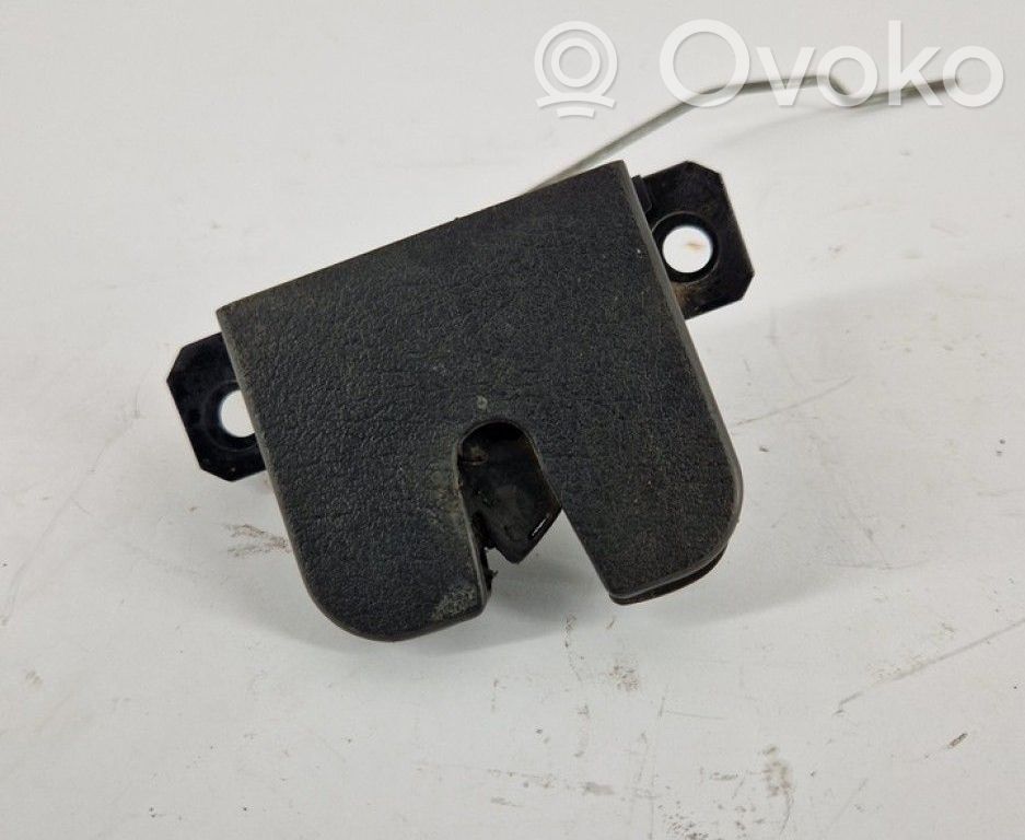 Volkswagen PASSAT B5 Blocco/chiusura/serratura del portellone posteriore/bagagliaio 