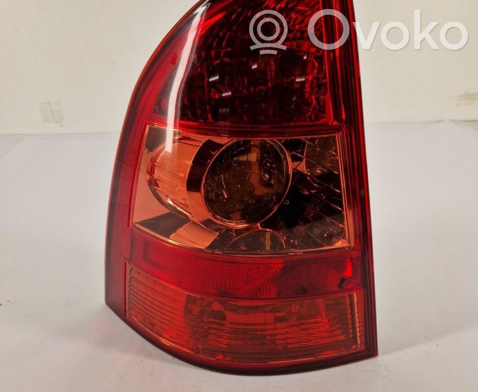 Toyota Corolla E120 E130 Lampă spate în caroserie 