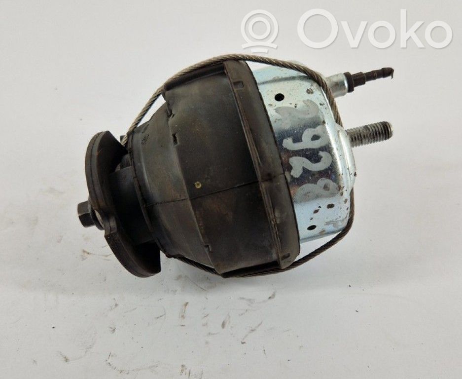Volvo XC90 Engine mount bracket 