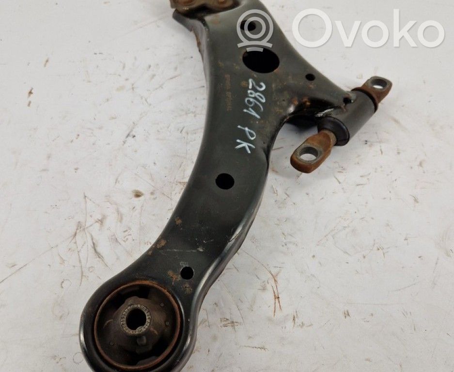 Toyota Camry Dolny wahacz przedni