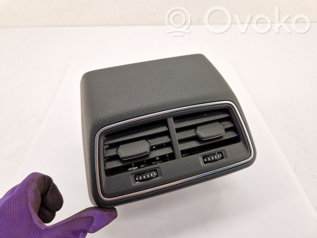 Audi e-tron Rejilla de ventilación central del panel