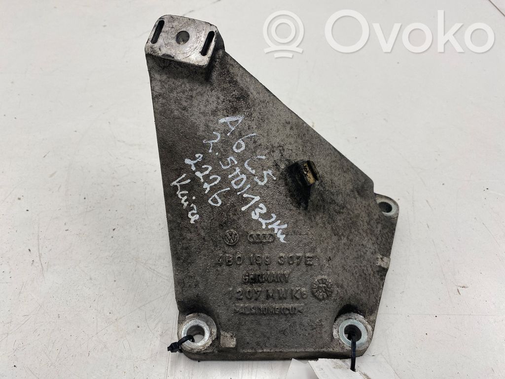 Audi A6 S6 C5 4B Engine mounting bracket 
