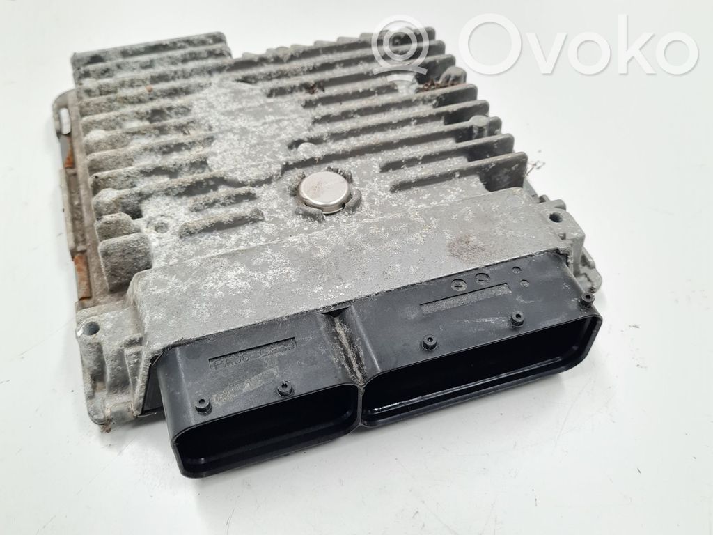 Volkswagen Golf VI Engine control unit/module 