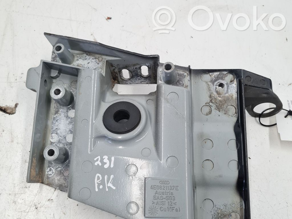 Audi A8 S8 D3 4E Fender mounting bracket 