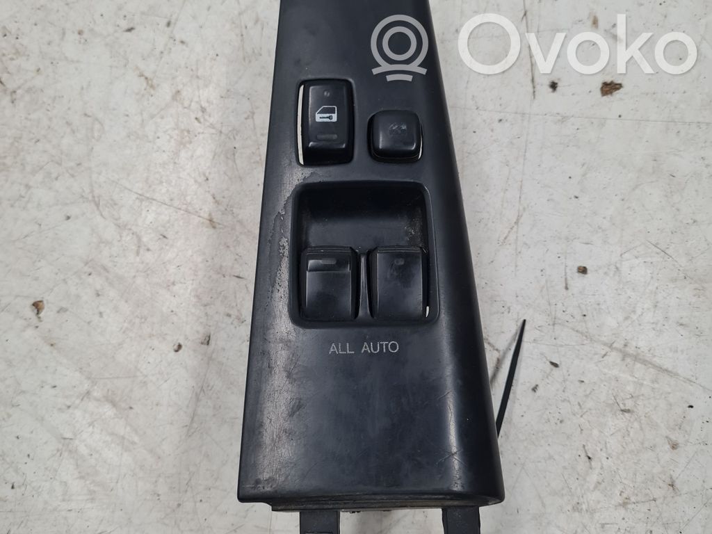 Toyota Corolla Verso AR10 Electric window control switch 