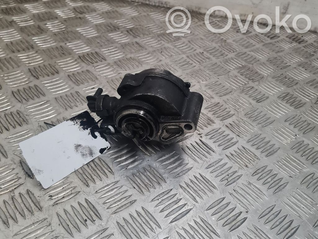 Vacuum pump   01562A
