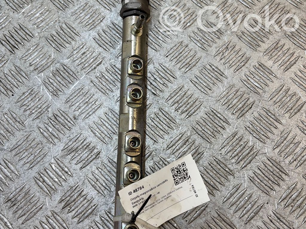 BMW 3 F30 F35 F31 Degvielas maģistrālā caurule 