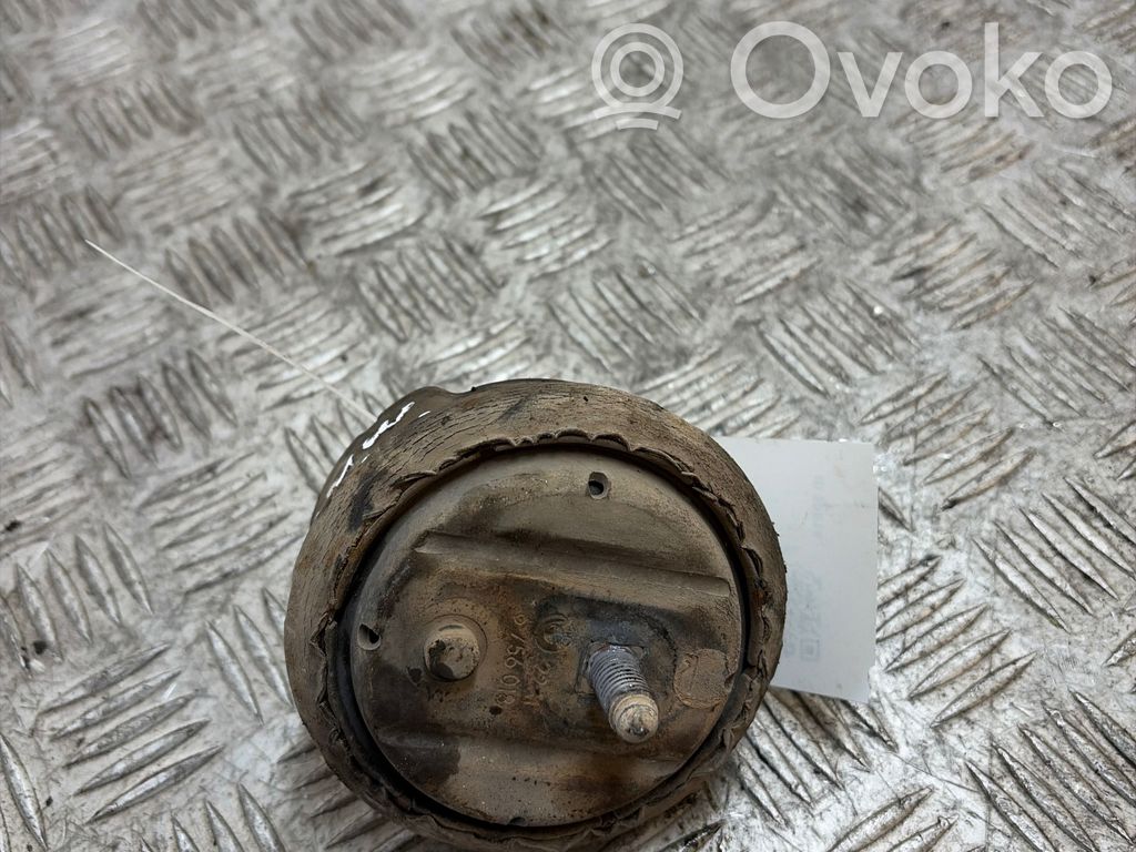 Engine mount bracket   6756018