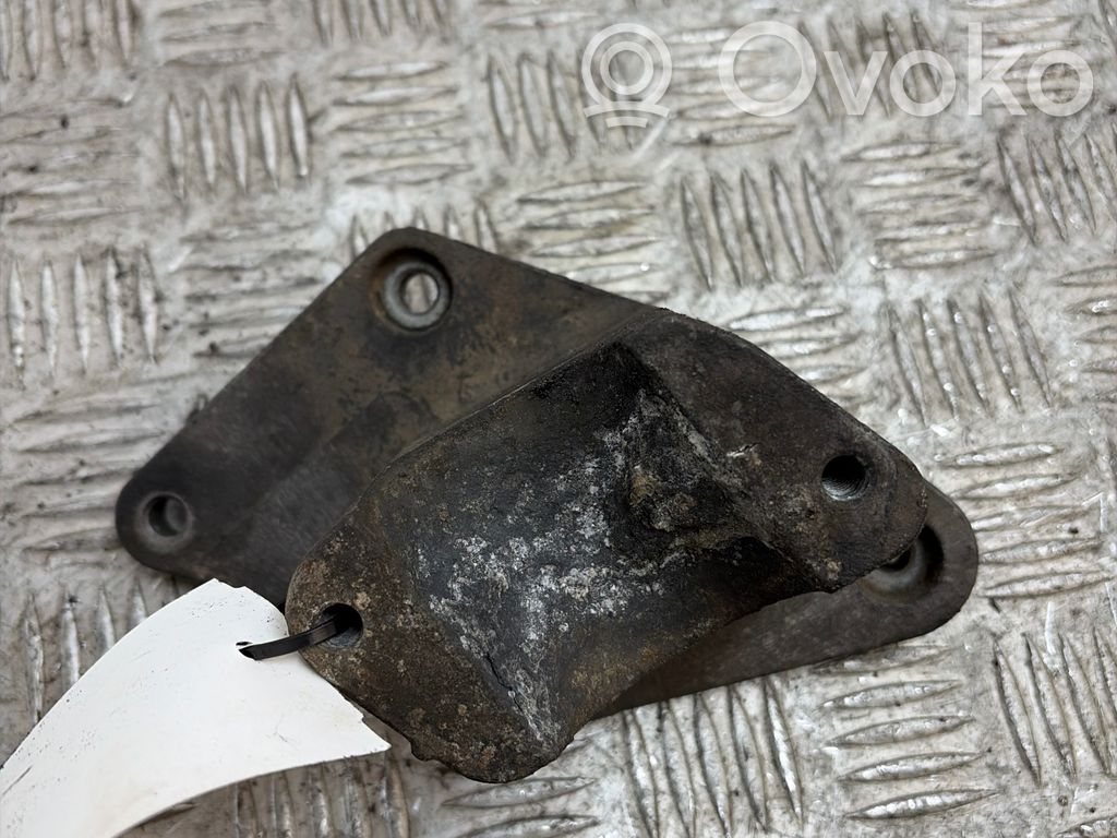 Engine mounting bracket   7M3145961F