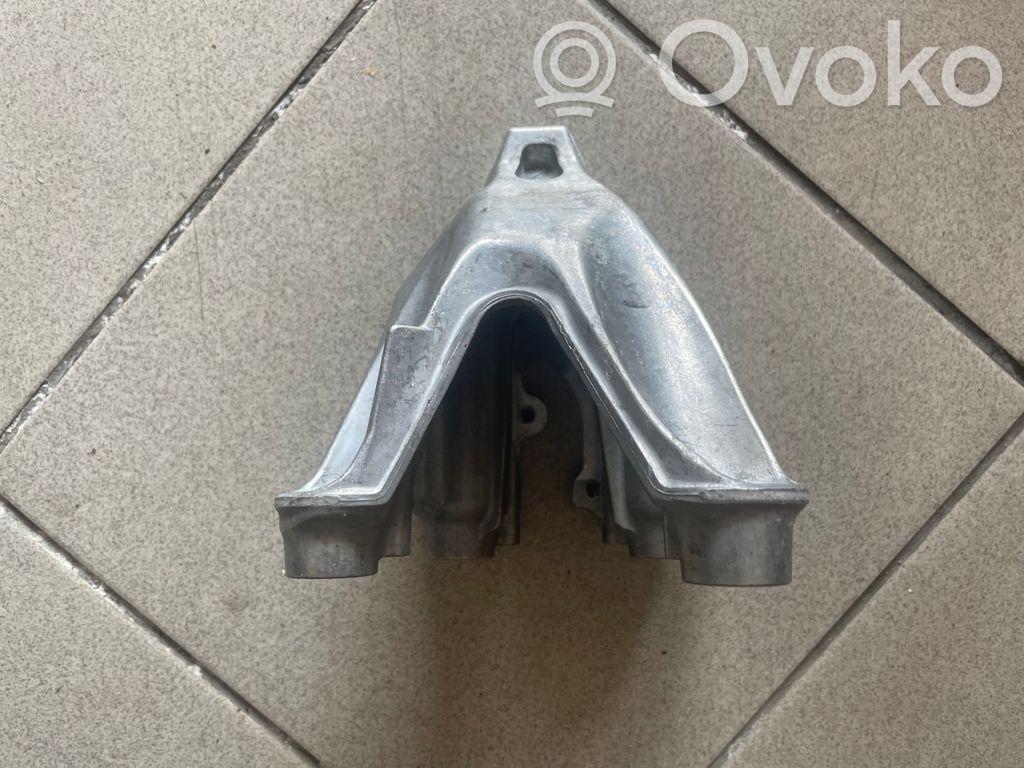 Audi Q7 4L Engine mounting bracket 