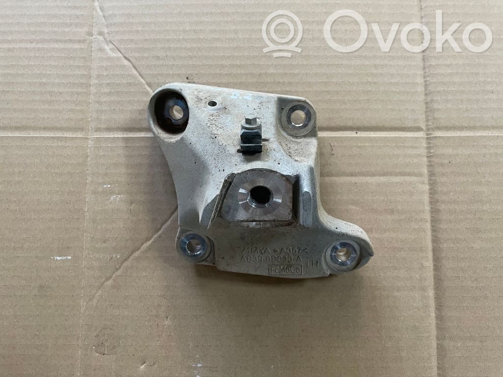 Ford Ranger Engine mounting bracket 