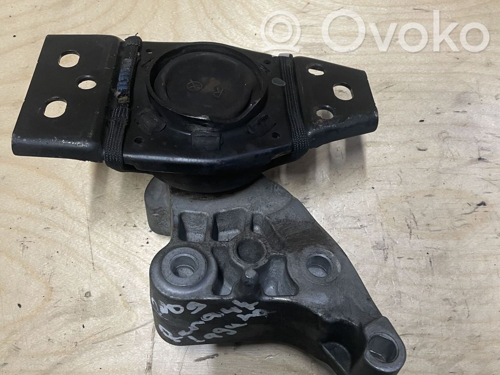Renault Trafic II (X83) Engine mount bracket 