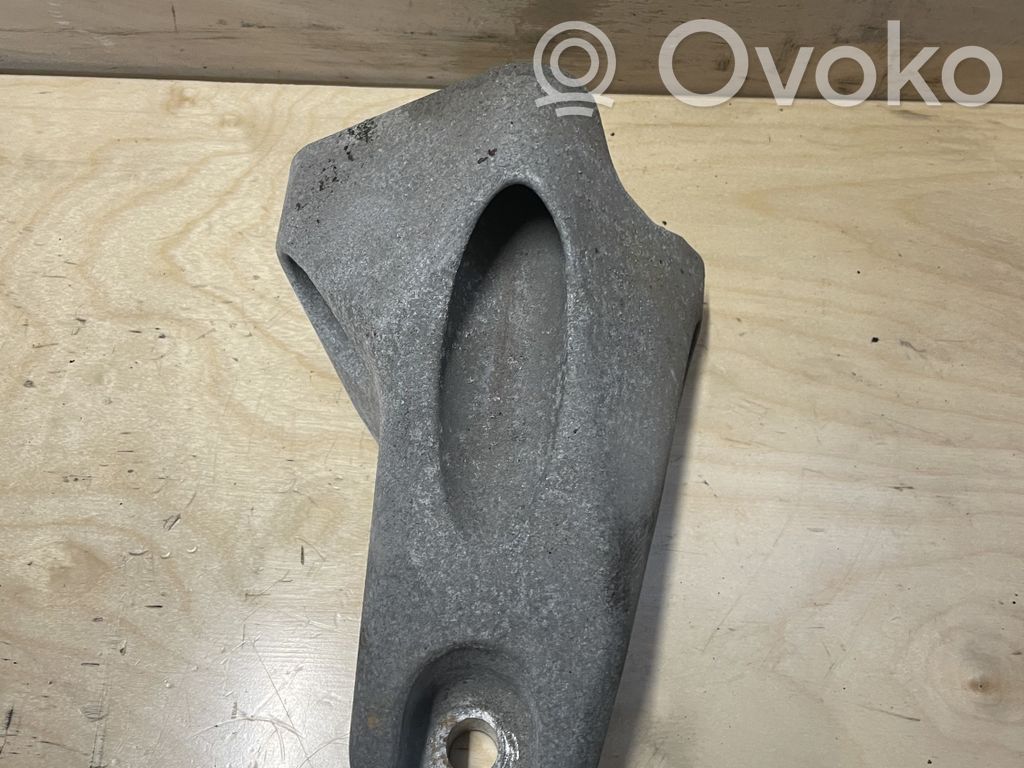 Ford Transit Engine mounting bracket 