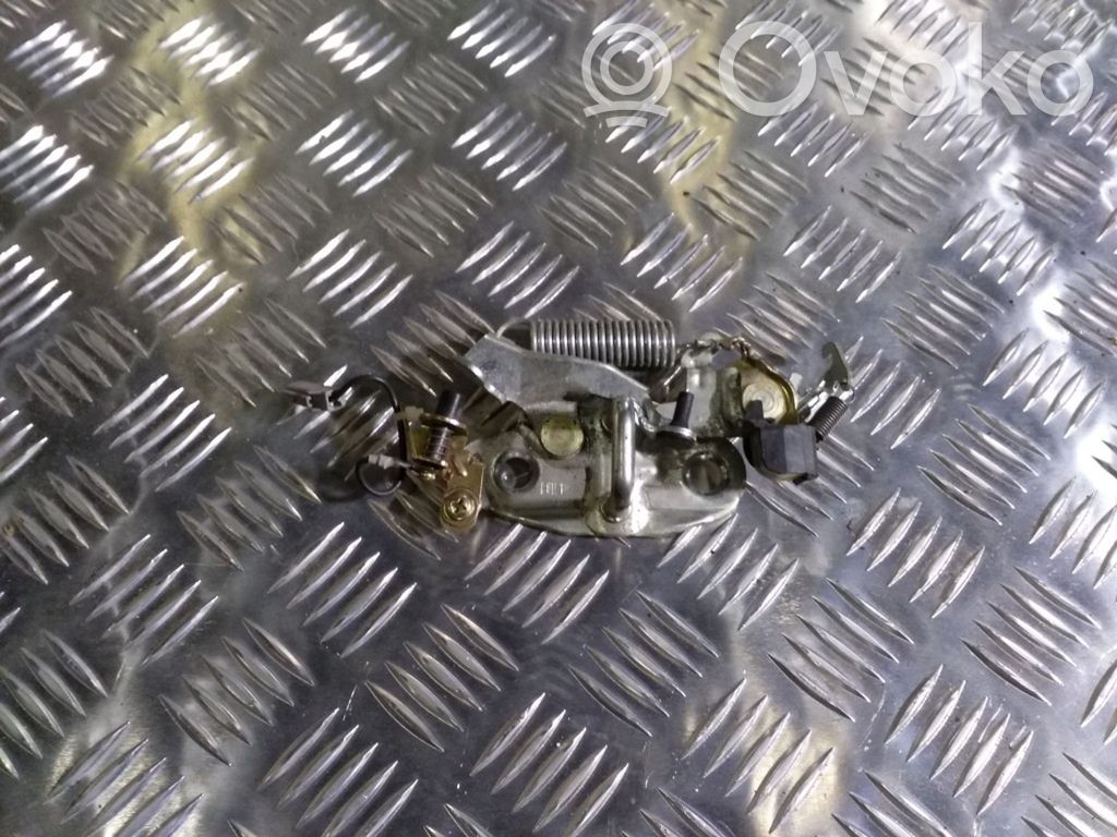 Toyota Corolla E120 E130 Kilpa bagažinės durų spynos 