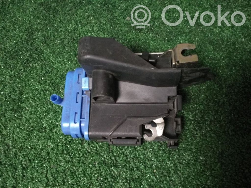 Audi A6 S6 C4 4A Takaoven lukko 