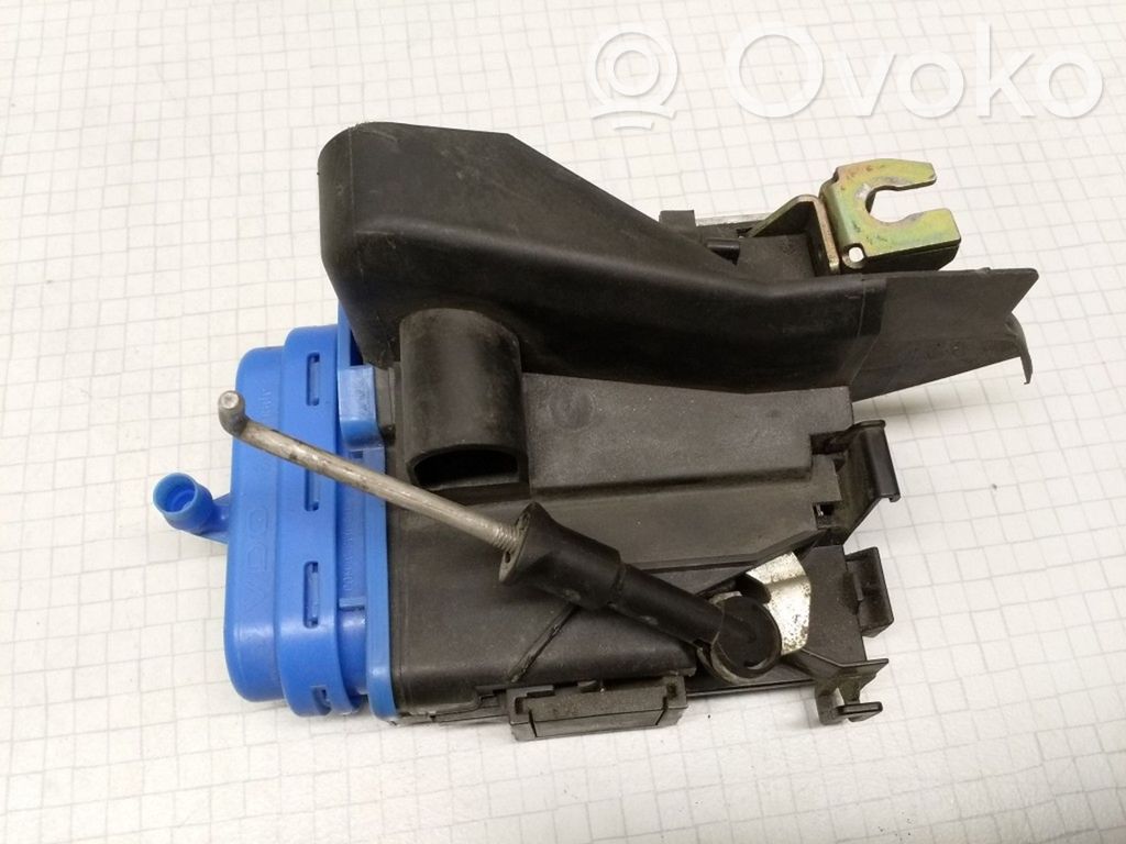 Audi A6 S6 C4 4A Takaoven lukko 