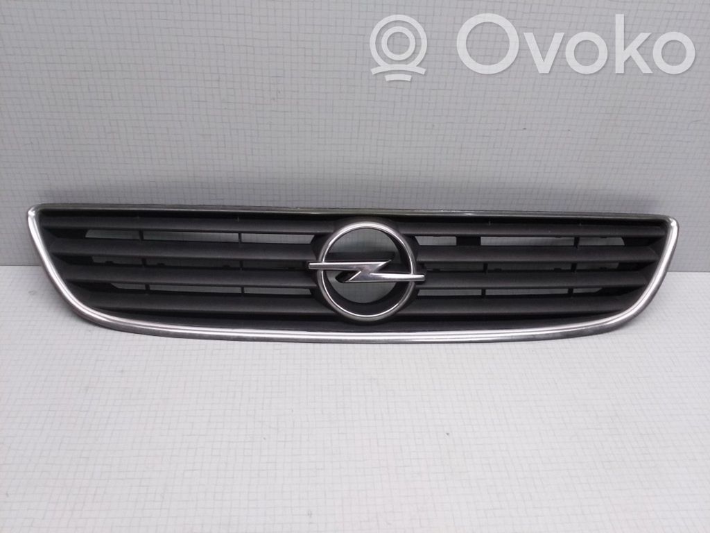 Opel Zafira A Etupuskurin ylempi jäähdytinsäleikkö 