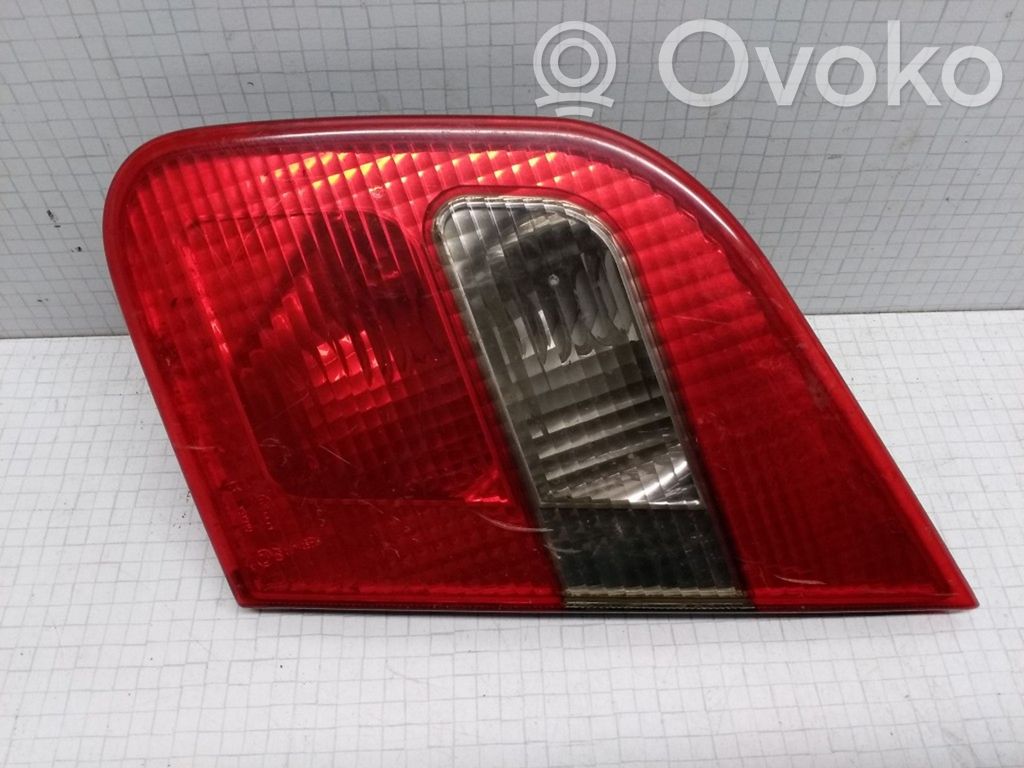 Mitsubishi Carisma Galinis žibintas dangtyje 