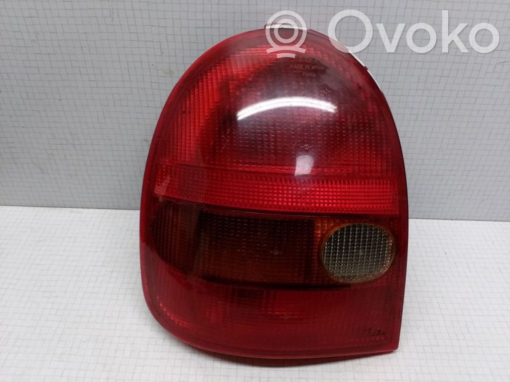 Opel Corsa B Aizmugurējais lukturis virsbūvē 