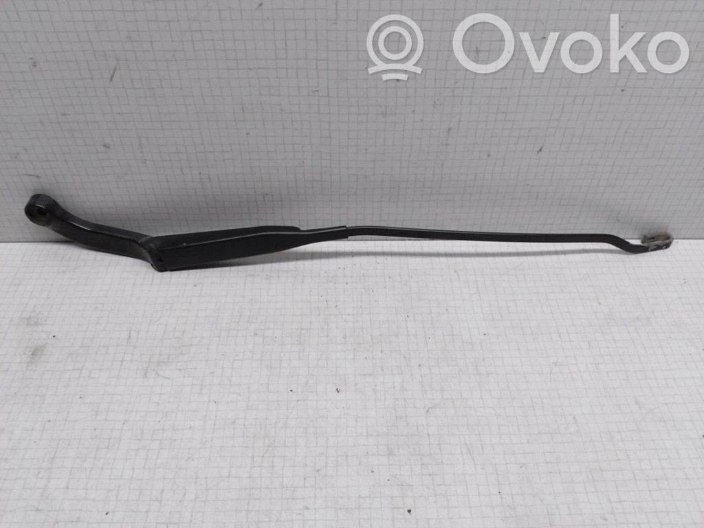 Audi 80 90 B3 Front wiper blade arm 