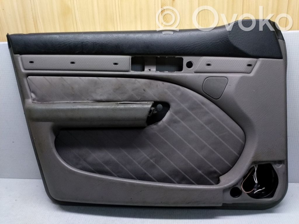 Audi 100 S4 C4 Revestimiento de puerta delantera 