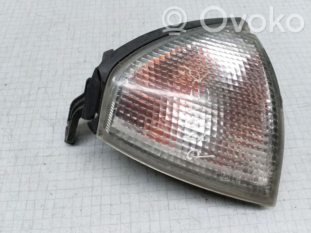 Nissan Primera Front indicator light 