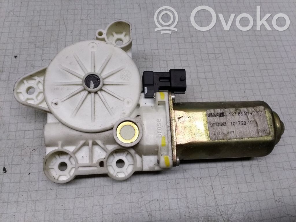 Saab 9-3 Ver1 Asa reguladora de la puerta trasera 